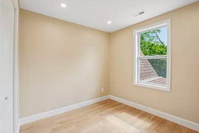 559 Winthrop St, Medford, MA 02155 - Photo 18