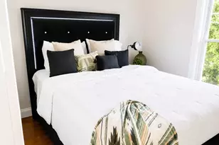 17 Wilcox St, Fall River, MA 02721 - Photo 10