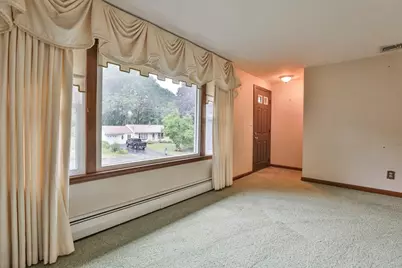 443 Quinapoxet St, Holden, MA 01522 - Photo 8
