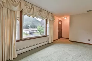 443 Quinapoxet St, Holden, MA 01522 - Photo 8