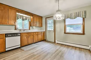 443 Quinapoxet St, Holden, MA 01522 - Photo 4
