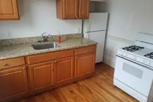 2 Hancock St, Malden, MA 02148 - Photo 4