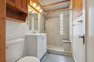 17-19 Howes St, Springfield, MA 01118 - Photo 32