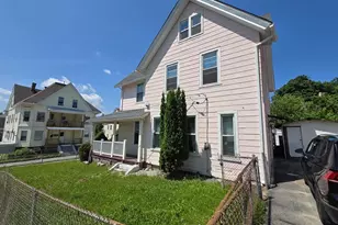 21 Clifton St, Worcester, MA 01610 - Photo 2