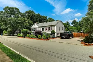 134 Bismark St, New Bedford, MA 02745 - Photo 2