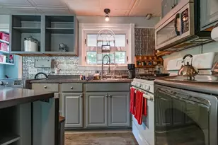 134 Bismark St, New Bedford, MA 02745 - Photo 6