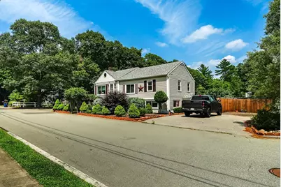 134 Bismark St, New Bedford, MA 02745 - Photo 2
