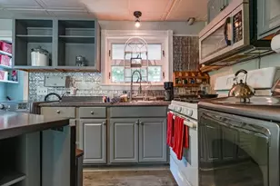 134 Bismark St, New Bedford, MA 02745 - Photo 6