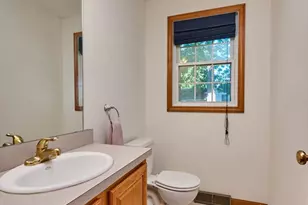 28 Admiral St, Easthampton, MA 01027 - Photo 10