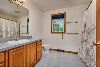 28 Admiral Street, Easthampton, MA 01027 - Photo 18