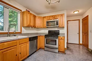 28 Admiral St, Easthampton, MA 01027 - Photo 8