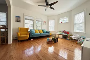 132 Middlesex Rd, Brookline, MA 02467 - Photo 2