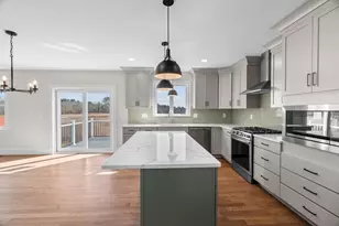 32 Titicut Ave, Bridgewater, MA 02324 - Photo 10