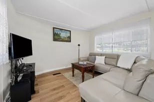 9 Humes St, Webster, MA 01570 - Photo 6