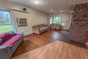 32 Oliver St, Lowell, MA 01854 - Photo 4