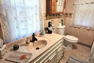 878 Flat Hill Rd, Lunenburg, MA 01462 - Photo 16