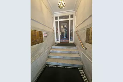 35 Mount Hood #7, Boston, MA 02435 - Photo 2
