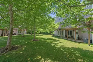 11 Harbor Mist Dr, Fairhaven, MA 02719 - Photo 2