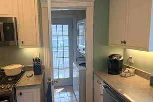 147 Manthorne Rd, Boston, MA 02132 - Photo 6