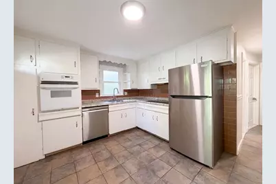 17 Vineyard St, Worcester, MA 01603 - Photo 2