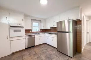 17 Vineyard St, Worcester, MA 01603 - Photo 2