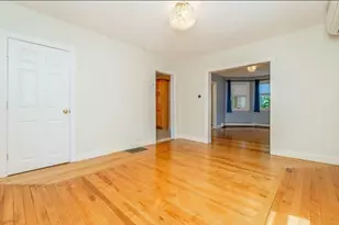 33 Brookings St, Medford, MA 02155 - Photo 6