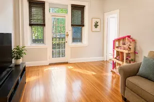 35 Mt Hood Rd, Boston, MA 02135 - Photo 4