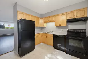 121 Bailey St, Worcester, MA 01602 - Photo 10
