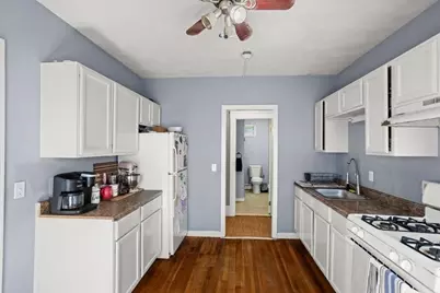 39 Myrtle St, Pawtucket, RI 02860 - Photo 12