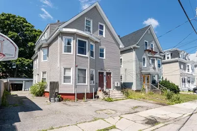 39 Myrtle St, Pawtucket, RI 02860 - Photo 2