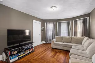 39 Myrtle St, Pawtucket, RI 02860 - Photo 4