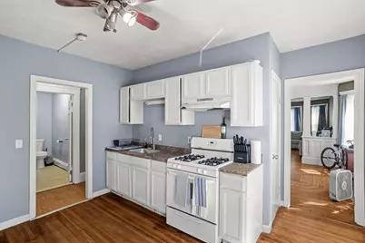 39 Myrtle St, Pawtucket, RI 02860 - Photo 10