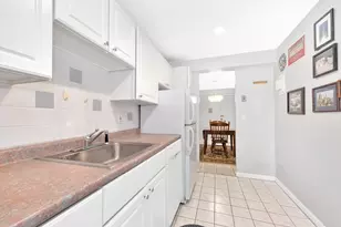 7 Colonial Village Dr, Arlington, MA 02474 - Photo 10