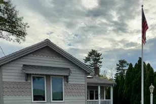 42 Crystal Lake Dr, Carver, MA 02330 - Photo 2