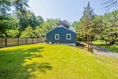 1988 Wilbraham Rd, Springfield, MA 01129 - Photo 36