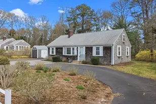 84 Hinckley Cir, Barnstable, MA 02655 - Photo 2