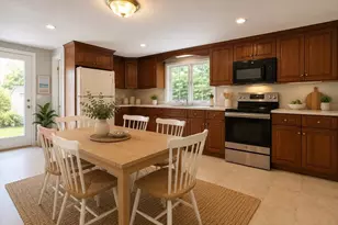 84 Hinckley Cir, Barnstable, MA 02655 - Photo 10