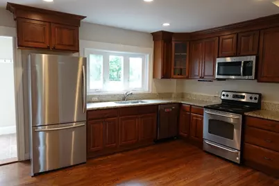 80 Center St, Burlington, MA 01803 - Photo 4