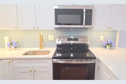 200 Swanton #L8, Winchester, MA 01890 - Photo 4
