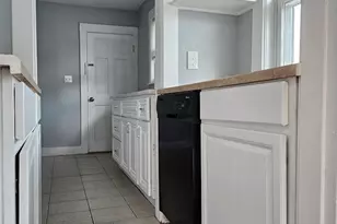 62 Royal St, Quincy, MA 02170 - Photo 8