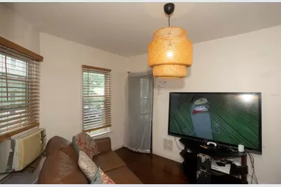 10 Monroe St, Springfield, MA 01109 - Photo 6
