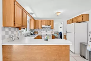 108 Pheasant Ln, Falmouth, MA 02536 - Photo 14