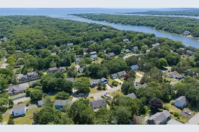 108 Pheasant Ln, Falmouth, MA 02536 - Photo 2