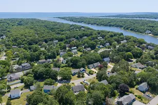 108 Pheasant Ln, Falmouth, MA 02536 - Photo 2