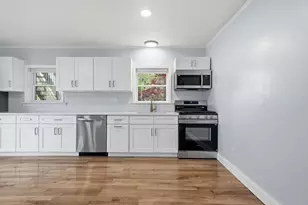 8 Ash St, Plymouth, MA 02360 - Photo 14