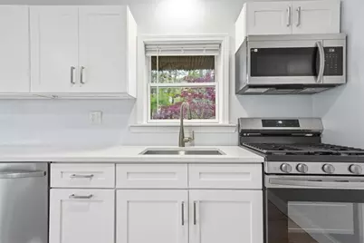 8 Ash St, Plymouth, MA 02360 - Photo 16