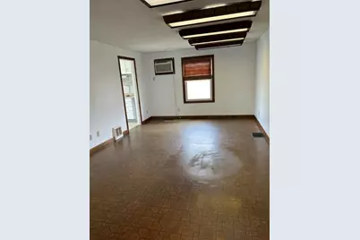 688 Prospect St, Chicopee, MA 01020 - Photo 2