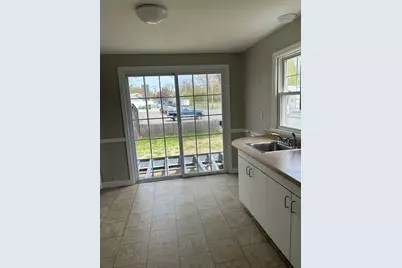 688 Prospect St, Chicopee, MA 01020 - Photo 4