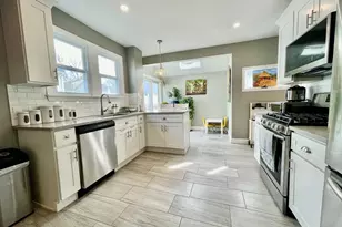15 Wason St, Medford, MA 02155 - Photo 4