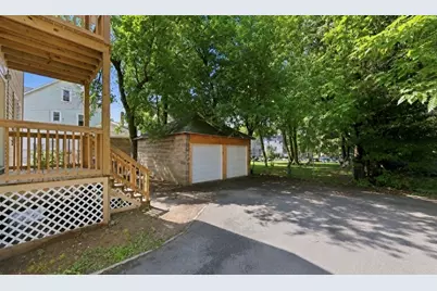 282 White St, Springfield, MA 01108 - Photo 2